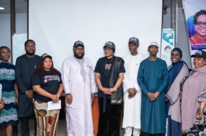 Fasawe with HSES officials