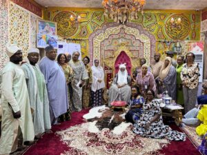 Sarkin Jiwa with staff of Women affairs