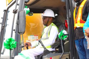 Barr Wike at Karu water supply flag off
