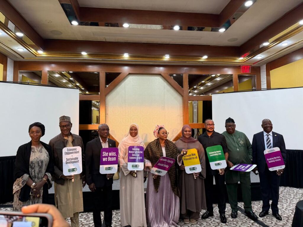 Minister of state with other delegates