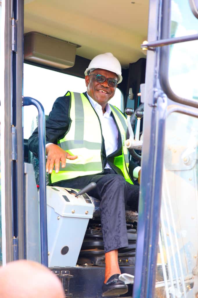 Wike flagging off Karsana access road project