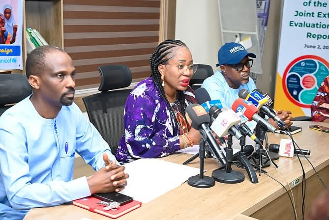 Dr Fasawe during with other stakeholders during the briefing