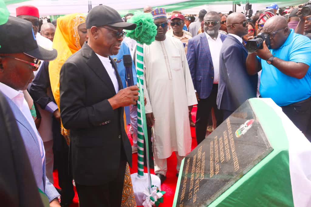 Wike commissioning the Dakibu road