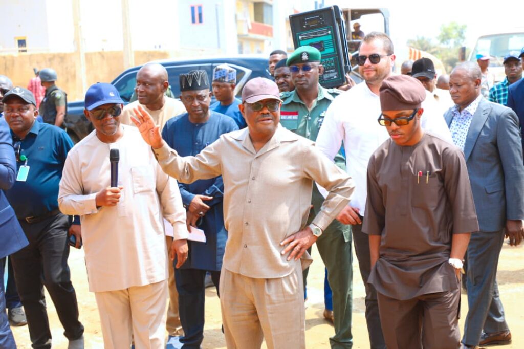 The Minister during the inspection