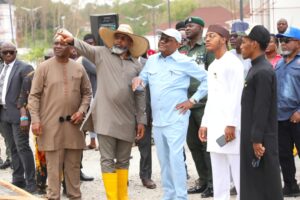 Barr Wike during the inspection of judicail quarters