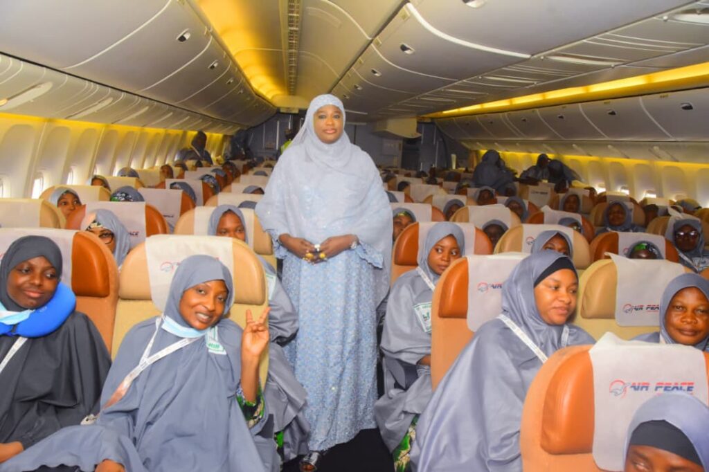 Mahmoud with the intending pilgrims