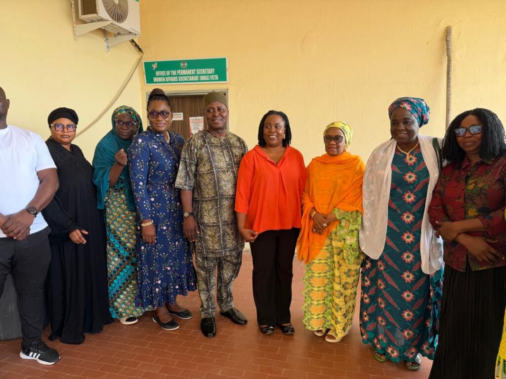 Muktar with IDEA execs