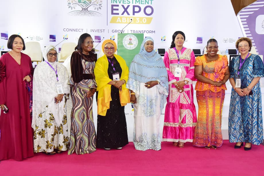 Mahmoud, Tamuno among other women