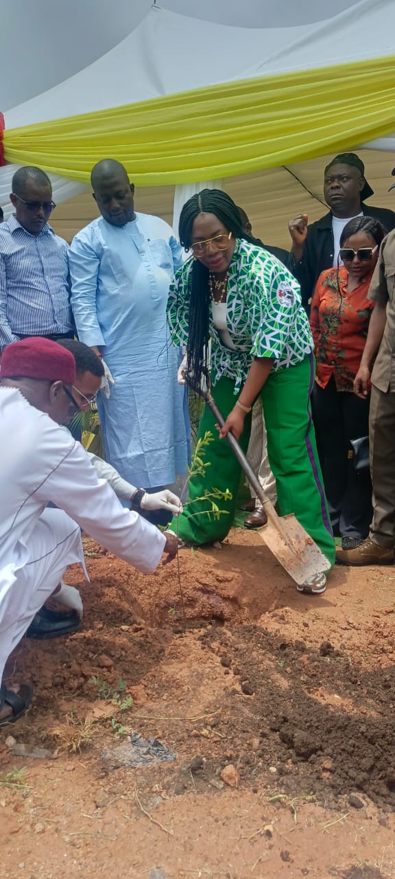 Fasawe planting the tree